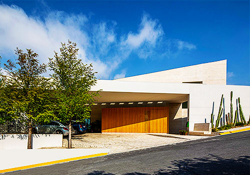 TITAN Property Winner - La Casa de los Tubos