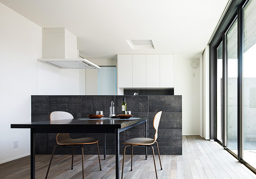 TITAN Property Winner - House with a garden